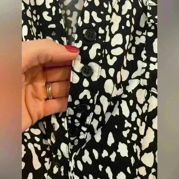 Women’s Black and White By Design Blouse - Picture 5 of 5